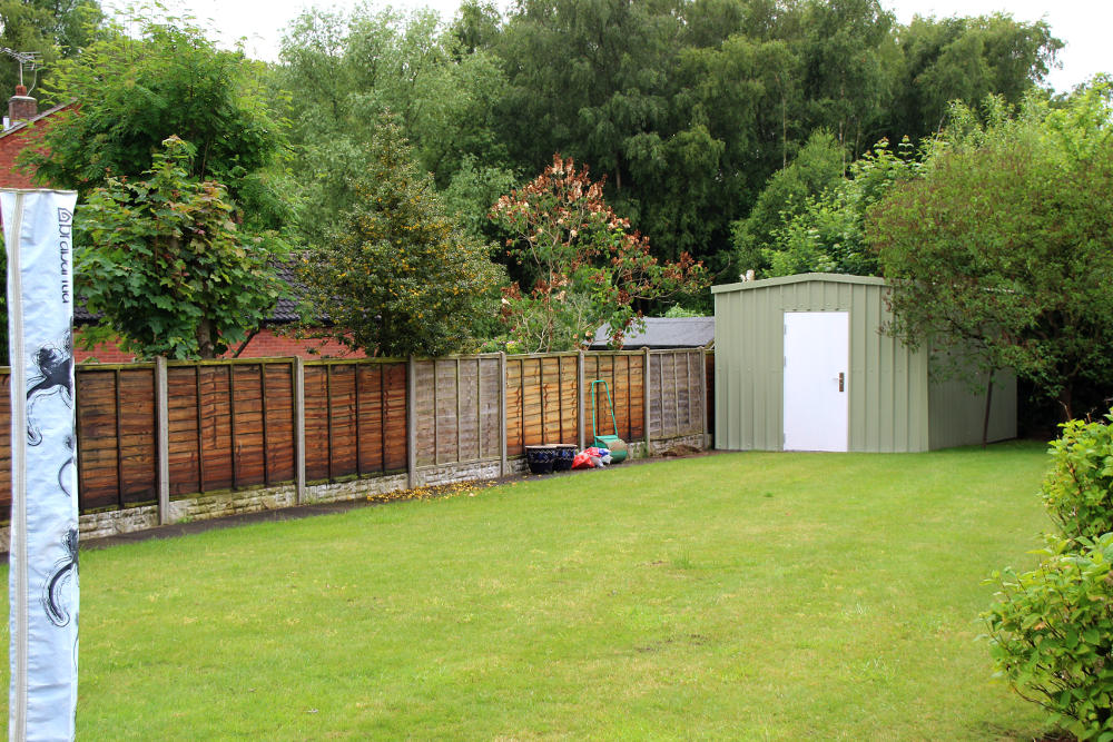 Metal Shed 04.JPG